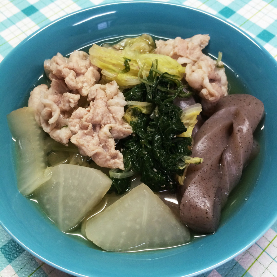 豚肉とこんにゃくと水菜や大根 白菜の煮物の画像