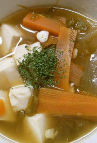 簡単♪野菜と豆腐の 和風コンソメスープ