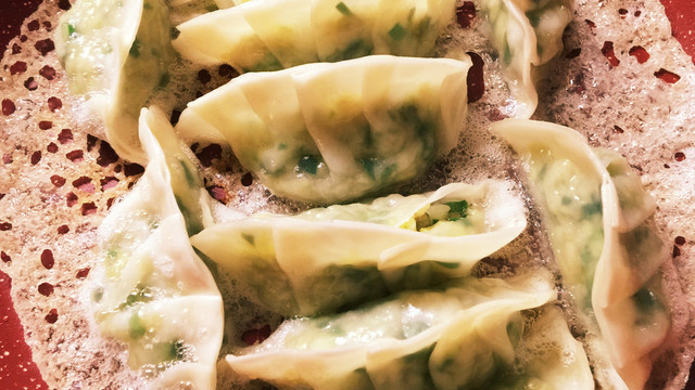 以外と美味しいベジ餃子 レシピ 作り方 By もんたろう クックパッド 簡単おいしいみんなのレシピが353万品