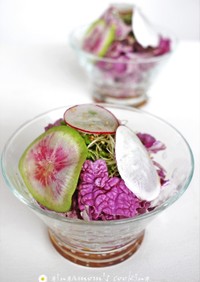 紫白菜(白菜)とスプラウトのおかかサラダ