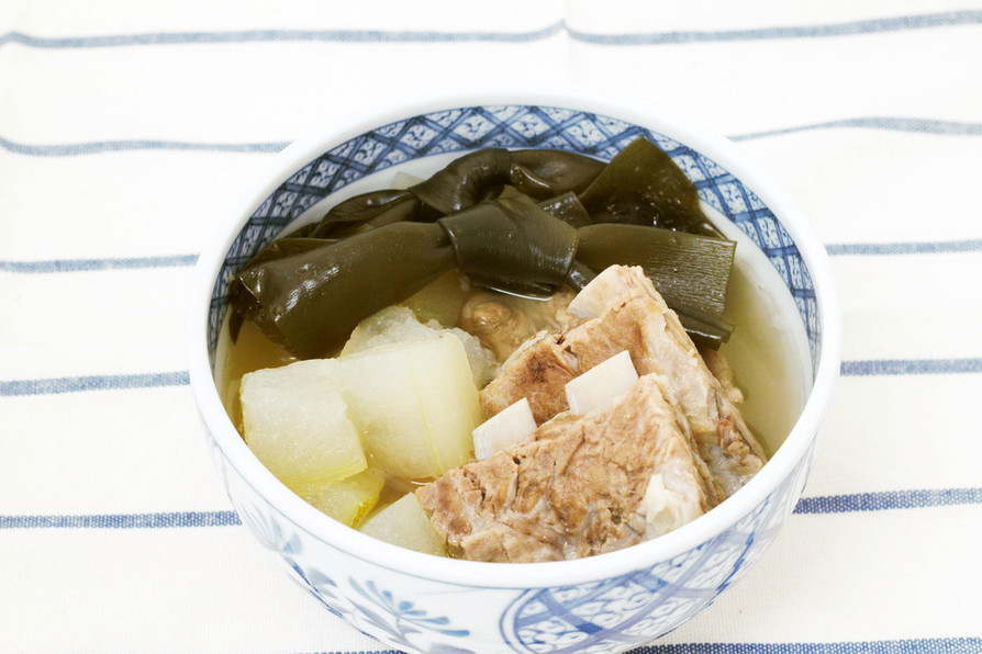 沖縄料理の定番　ソーキ汁の画像