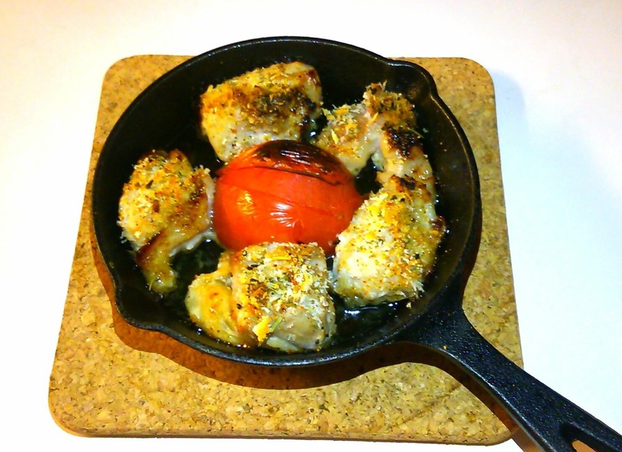 スキレットで塩麹鶏とトマトの香草パン粉焼の画像