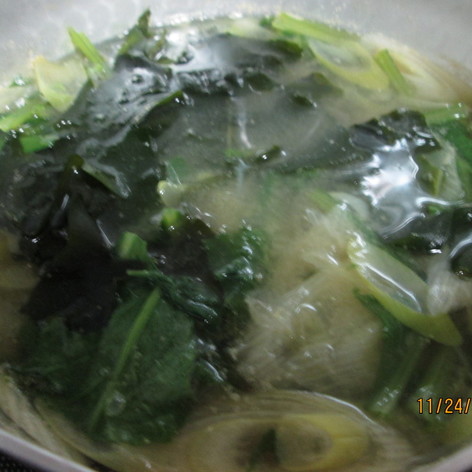 小松菜と長ねぎとわかめの味噌汁