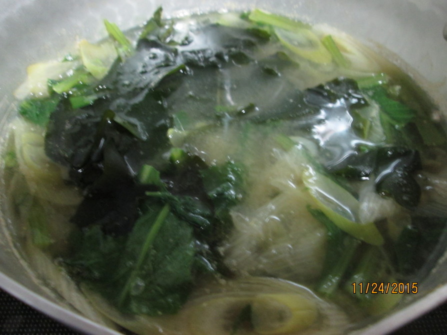 小松菜と長ねぎとわかめの味噌汁の画像