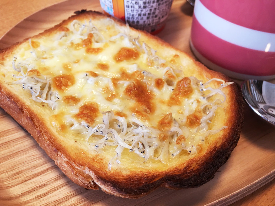 朝食に♪しらすチーズトースト☆の画像
