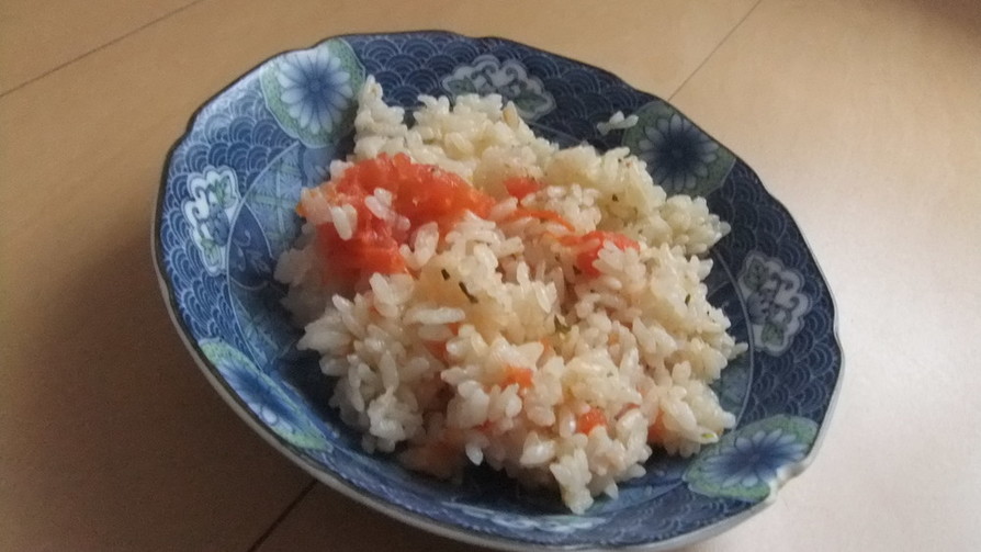 トマトと茶葉入りオリーブ油の炊き込みご飯の画像