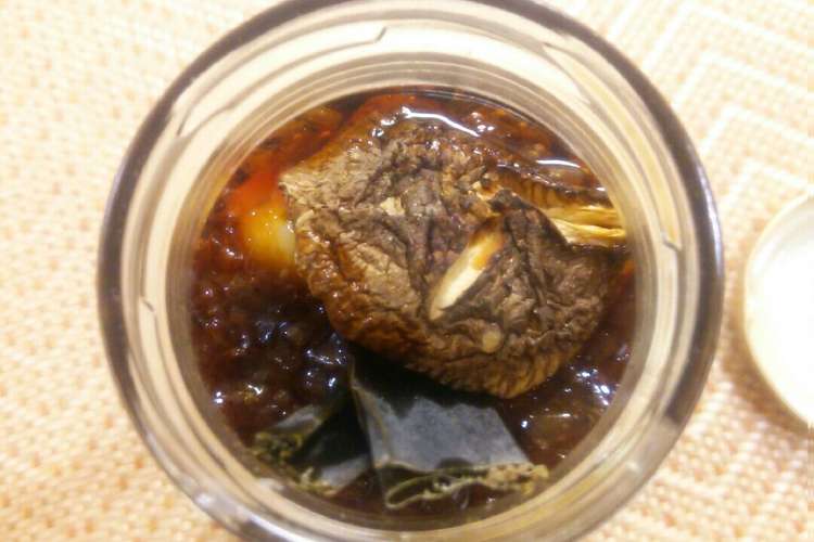 鰹節 昆布 干し椎茸の万能ニンニク醤油 レシピ 作り方 By Cookjay クックパッド 簡単おいしいみんなのレシピが371万品