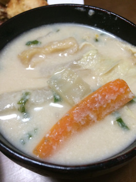 そこまで入れるか!酒粕たっぷり粕汁