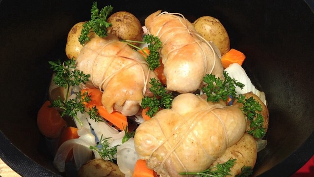 ダッチオーブンで鶏もも肉のローストチキン レシピ 作り方 By チームtone クックパッド 簡単おいしいみんなのレシピが360万品