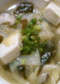 簡単♪白菜とワカメ 豆腐の中華煮込み！！