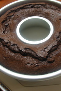 エンゼル型でチョコレートケーキ