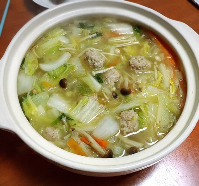 寒い日に！！野菜たっぷり肉団子スープ鍋の写真