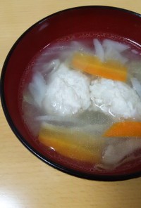 山芋入り鶏団子と野菜のシンプルなスープ