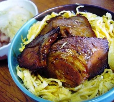 簡単美味しい～　焼き豚丼の写真