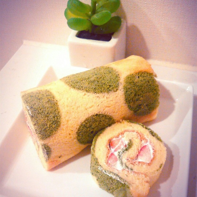 無印ホーロー大で焼くロールケーキ レシピ 作り方 By ぽこにゃんだz クックパッド 簡単おいしいみんなのレシピが365万品