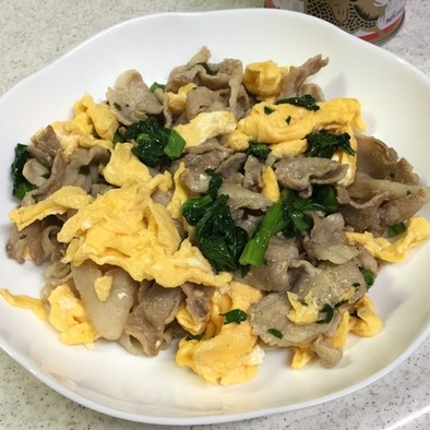 卵と豚肉・小松菜の味付け簡単炒めの写真