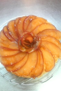 りんごのキャラメリゼのせパウンドケーキ