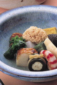京風お煮しめ(高野豆腐、どんこ椎茸、蓬麩、かまぼこ)
