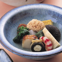 京風お煮しめ(高野豆腐、どんこ椎茸、蓬麩、かまぼこ)