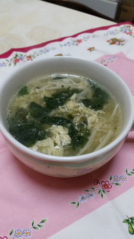 モロヘイヤとえのきのカンタン中華スープ