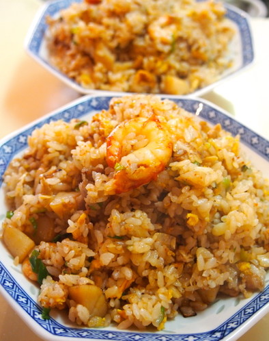 北海シマエビ、芝えび、下仁田葱の究極炒飯の写真
