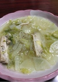 白菜と大根の鶏ガラスープ