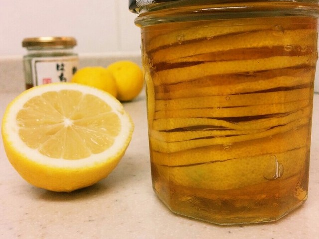 レモンの蜂蜜漬け 無添加 はちみつレモン レシピ 作り方 By Mitokix クックパッド 簡単おいしいみんなのレシピが355万品