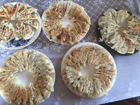 創味シャンタンでニラなし餃子