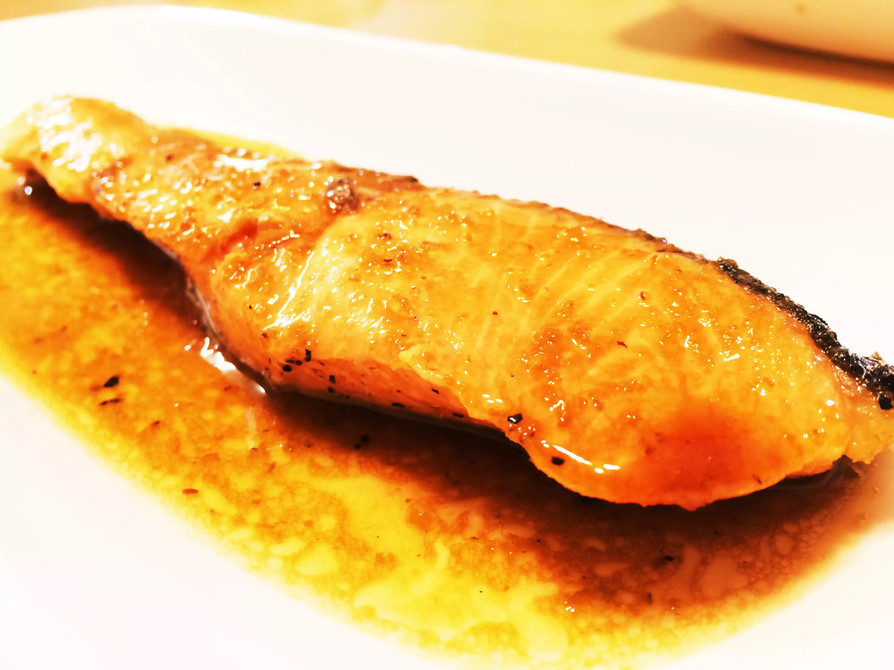 サーモンのフライパン照り焼き柚子胡椒風味の画像