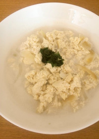 豆腐とタマネギのココナッツ風味スープ