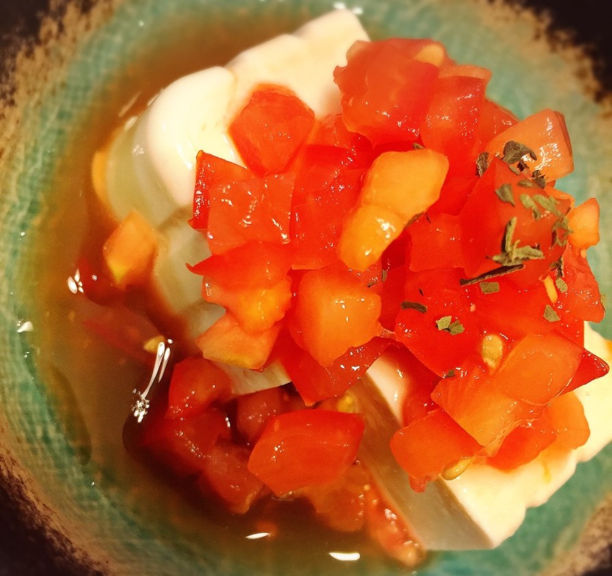 ❄︎簡単副菜に❤️塩トマトのせ冷奴❄︎の画像
