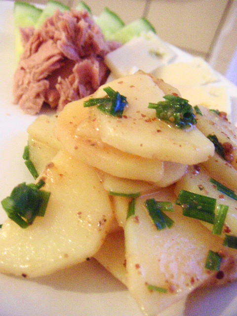 ポーランドのソーセージとポテトサラダのレシピ