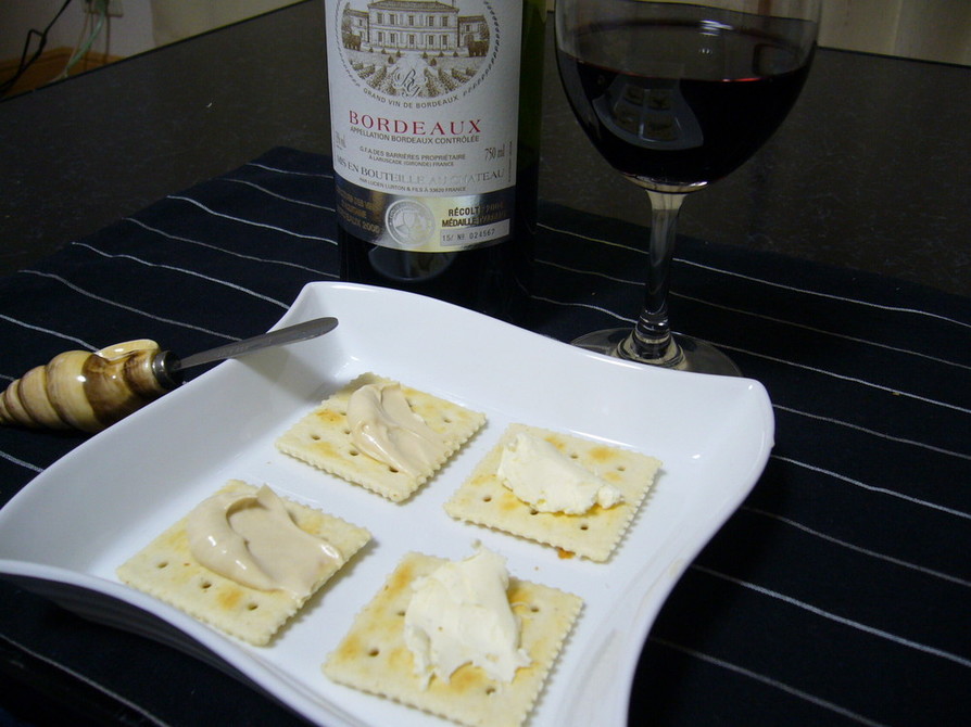チーズのせクラッカー ～赤ワインの友達～の画像