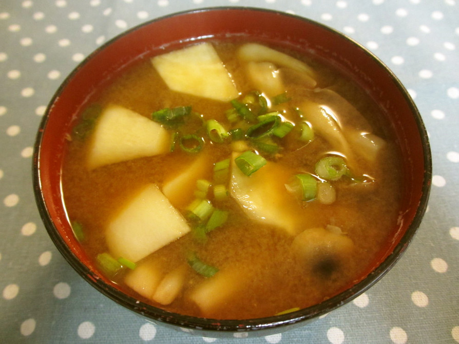 蕪と納豆のお味噌汁の画像