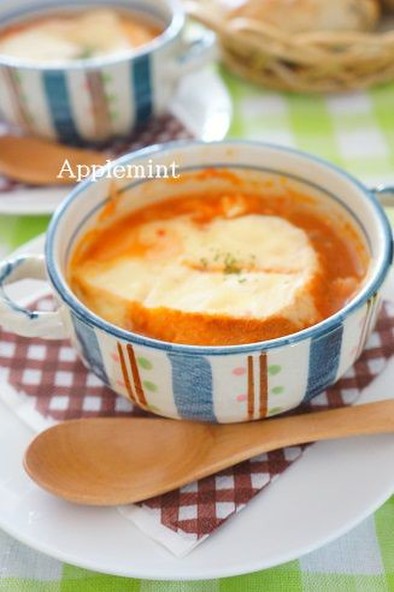 シーチキンと野菜のトマトスープグラタンの写真
