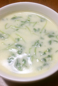 【時短】豆苗とチーズの豆乳スープ