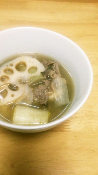 蓮根と長ねぎの牛肉スープ♡の写真