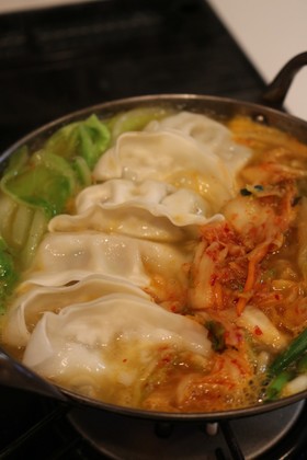 ★冷凍餃子のキムチ鍋(냉동만두김치찌개)