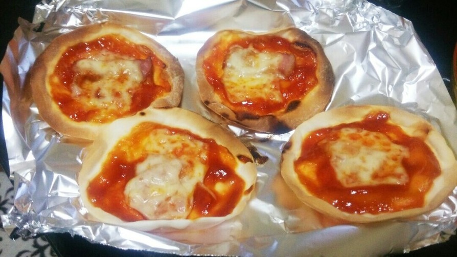 簡単おつまみ☆トースターで餃子の皮ピザの画像