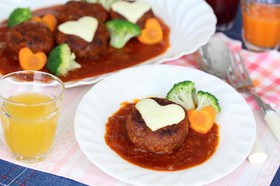 ハートがいっぱい!ころころ煮込ハンバーグ