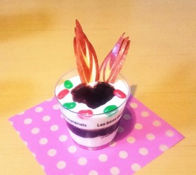 カップでパフェ風♪ヨーグルトアート