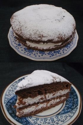 バニラクリームのココアスポンジケーキの画像