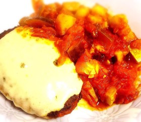 トマト煮込みハンバーグ〜チーズ乗せ♡