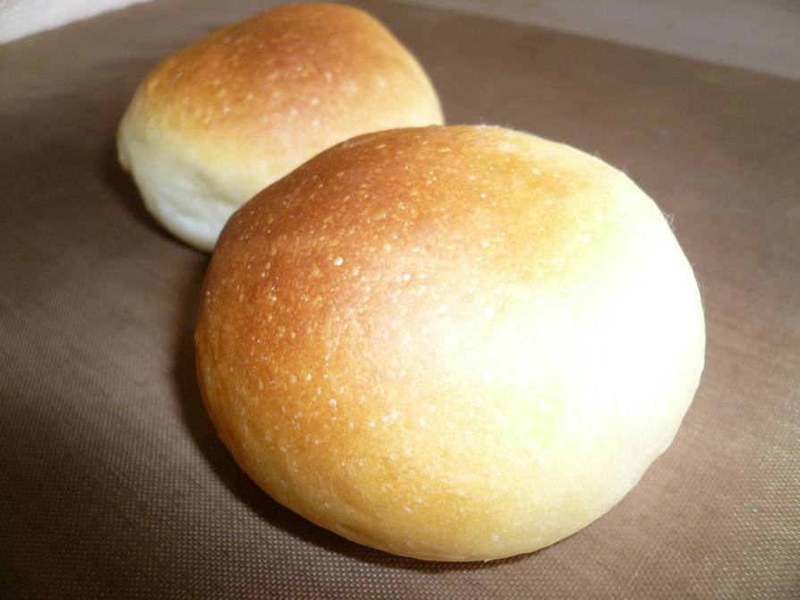 丸パン（菓子パンの基本生地）の画像