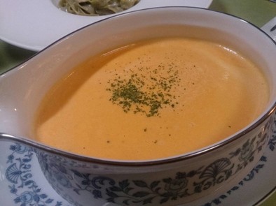 栄養満点　にんじんのスープの写真