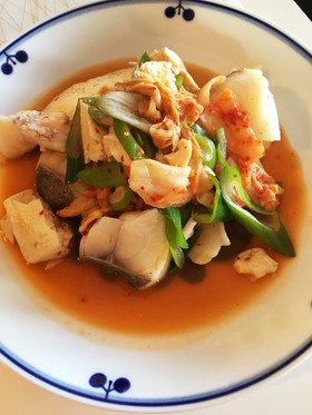 一人飯にも♪簡単◇たらと豆腐のキムチ炒め