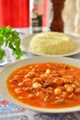 トルコ料理☆白いんげん豆と牛肉の煮込み