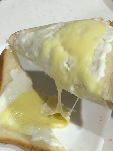 簡単★とろとろヨーグルトチーズトーストの写真