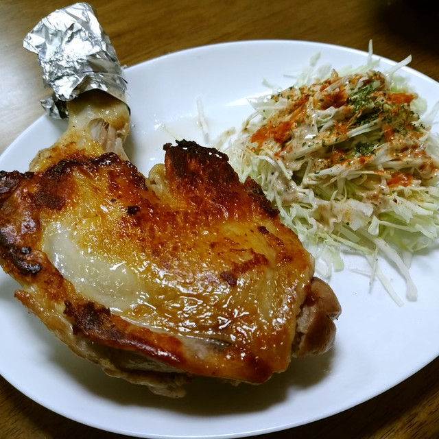 簡単 骨付きもも肉のパリパリ焼き レシピ 作り方 By ぎんさま クックパッド