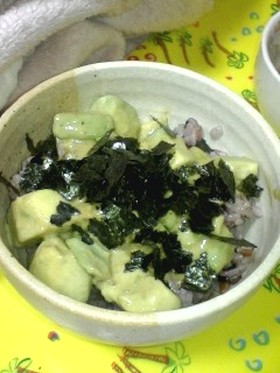 とろっとアボカド丼